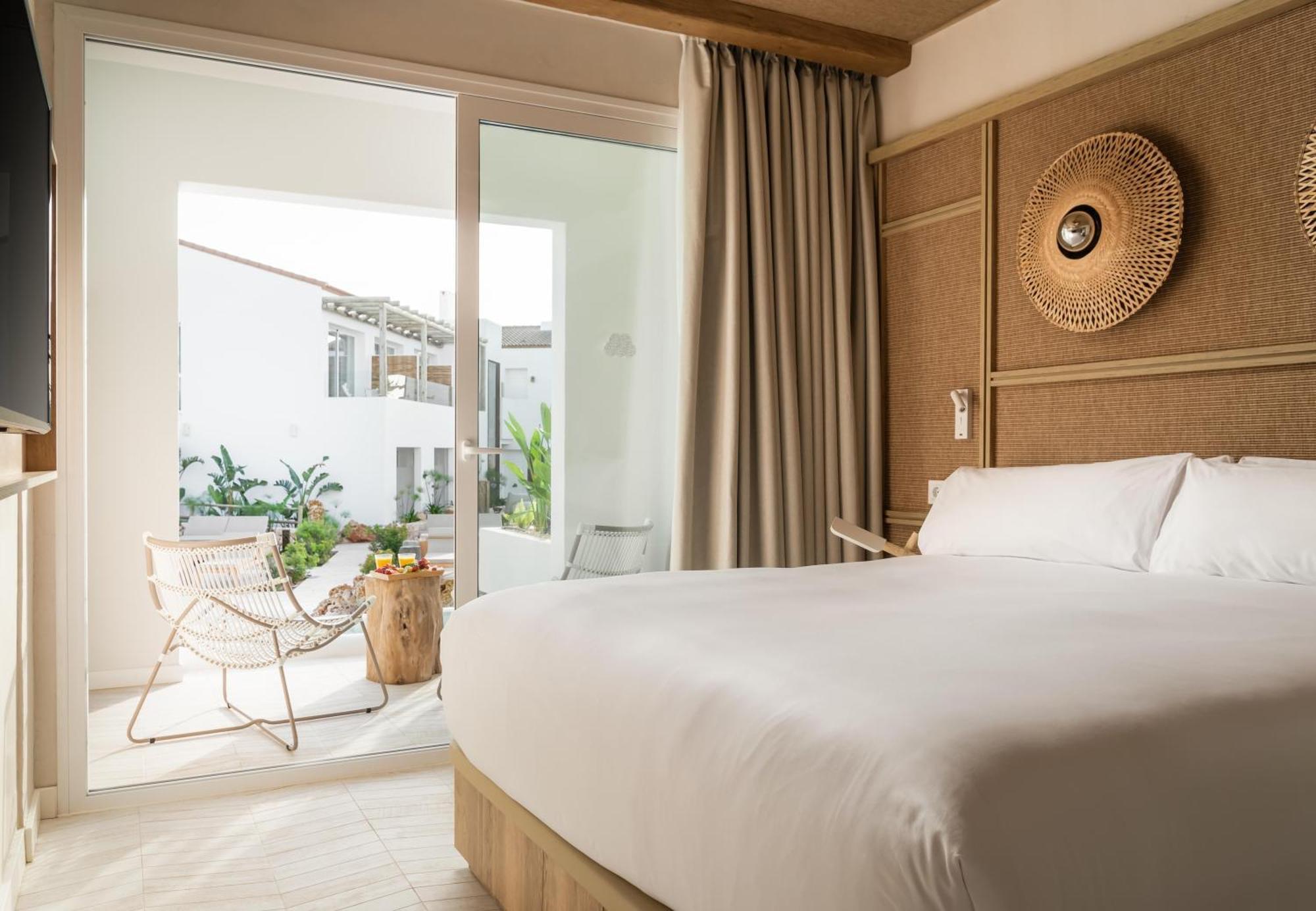 Lago Resort Menorca - Suites Del Lago Adults Only Cala en Bosch Dış mekan fotoğraf